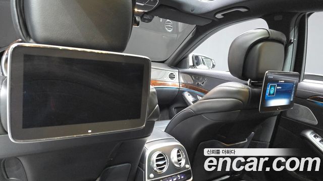 Mercedes-Benz S-Class S560L