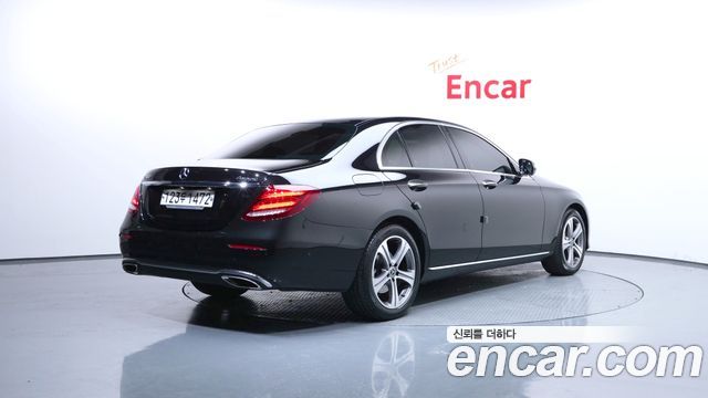 Mercedes-Benz E-Class E300 4MATIC Avnatgarde