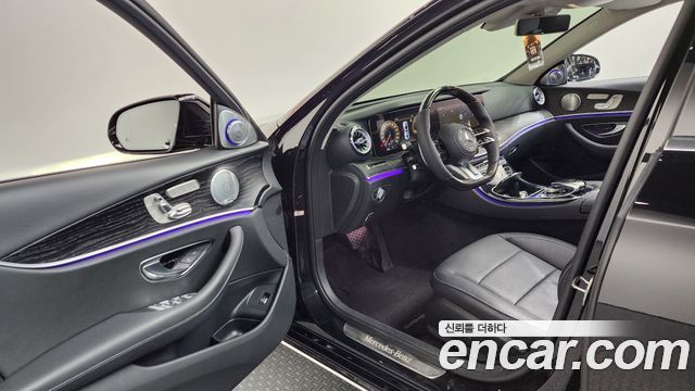 Mercedes-Benz E-Class E300 4MATIC Avnatgarde