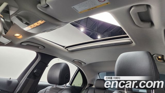 Mercedes-Benz E-Class E300 4MATIC Avnatgarde