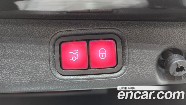 Mercedes-Benz E-Class E300 4MATIC Avnatgarde