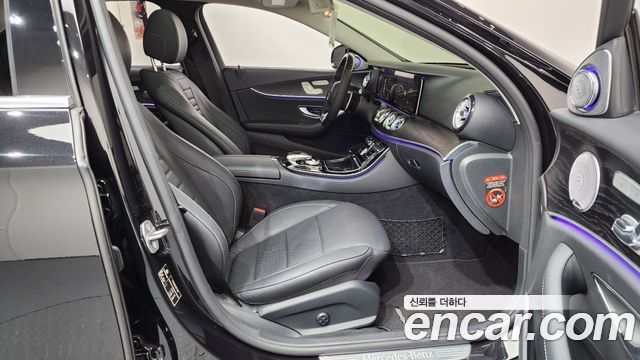 Mercedes-Benz E-Class E300 4MATIC Avnatgarde