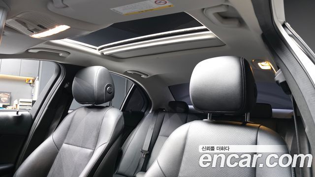 Mercedes-Benz C-Class C200