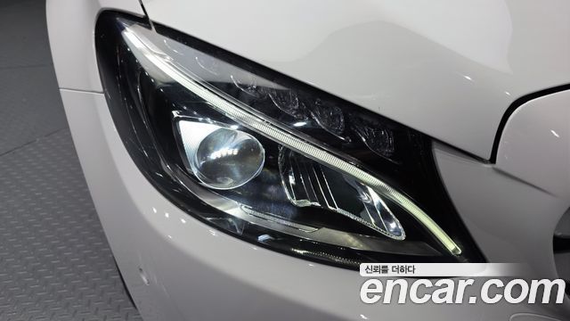 Mercedes-Benz C-Class C200