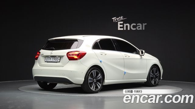 Mercedes-Benz A-Class A200