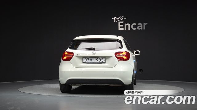 Mercedes-Benz A-Class A200