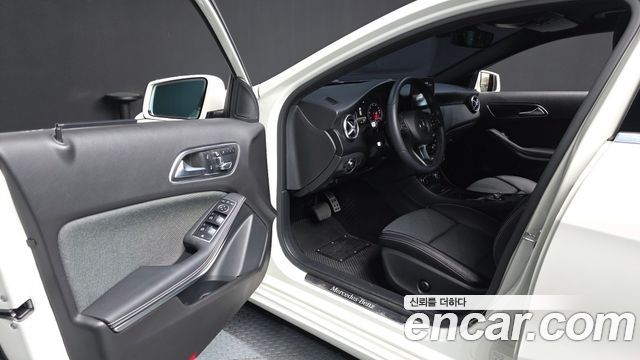 Mercedes-Benz A-Class A200