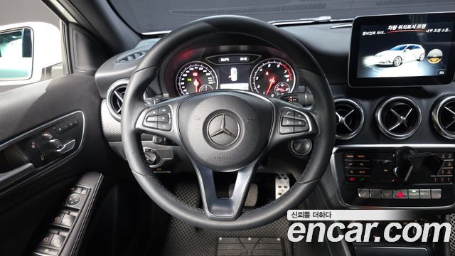 Mercedes-Benz A-Class A200