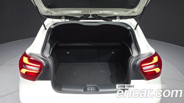 Mercedes-Benz A-Class A200