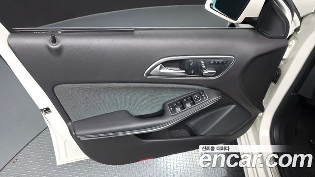 Mercedes-Benz A-Class A200