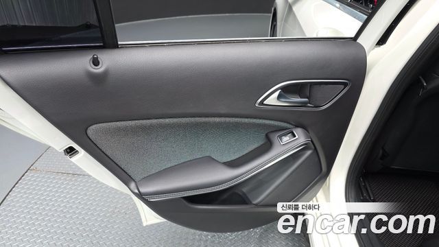 Mercedes-Benz A-Class A200