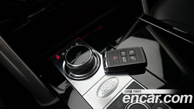 Land Rover Discovery 3.0 TD6 HSE Luxury
