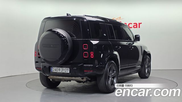 Land Rover Defender 110 P300 X-Dynamic SE