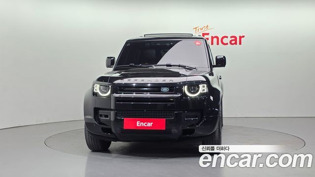 Land Rover Defender 110 P300 X-Dynamic SE