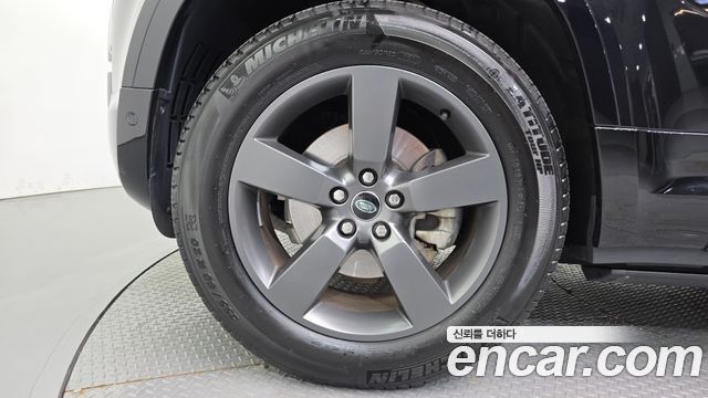 Land Rover Defender 110 P300 X-Dynamic SE