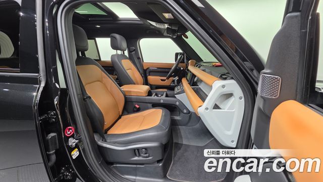 Land Rover Defender 110 P300 X-Dynamic SE