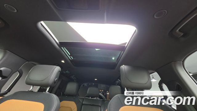 Land Rover Defender 110 P300 X-Dynamic SE