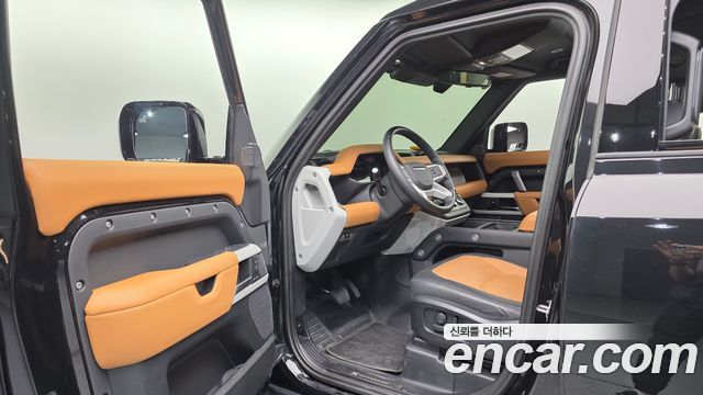 Land Rover Defender 110 P300 X-Dynamic SE