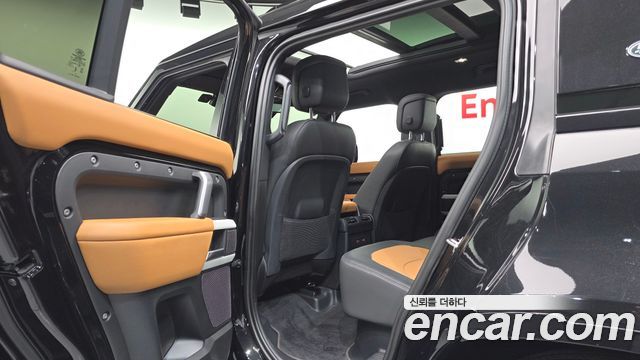 Land Rover Defender 110 P300 X-Dynamic SE