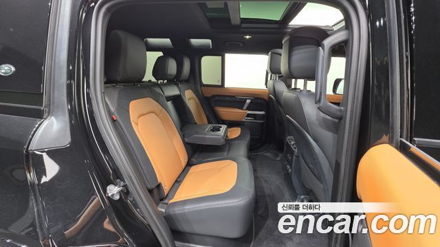 Land Rover Defender 110 P300 X-Dynamic SE