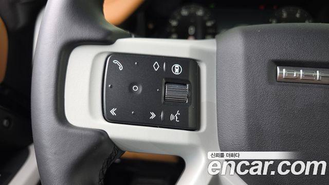 Land Rover Defender 110 P300 X-Dynamic SE