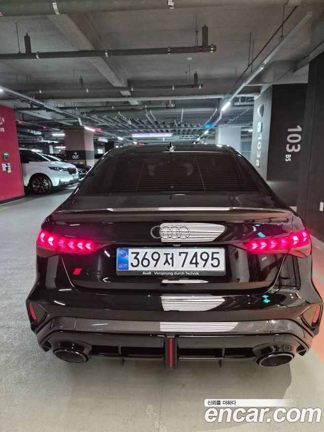 Audi RS3 2.5 TFSI Quattro Carbon Edition