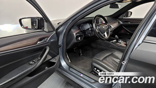 BMW 5-Series 530i xDrive M Sport Package Plus