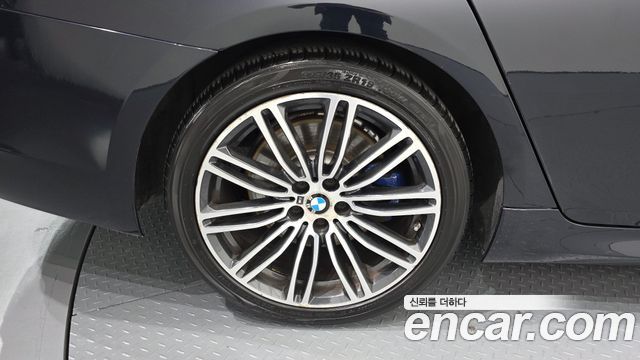 BMW 5-Series 530i M Sport Package Plus