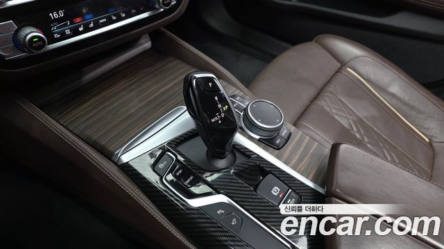 BMW 5-Series 530i M Sport Package Plus