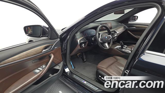 BMW 5-Series 530i M Sport Package Plus