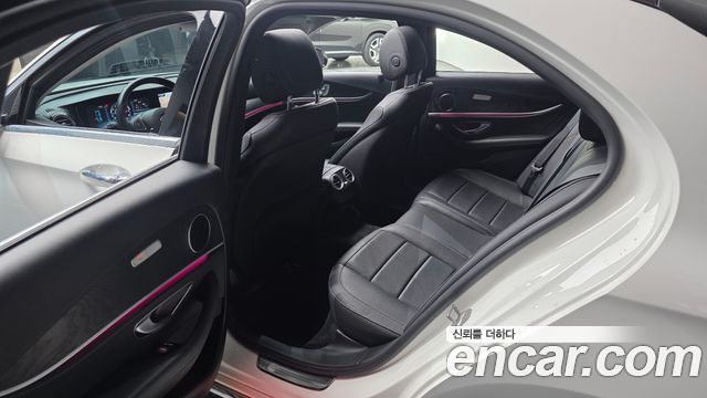 Mercedes-Benz E-Class E300 4MATIC Avnatgarde