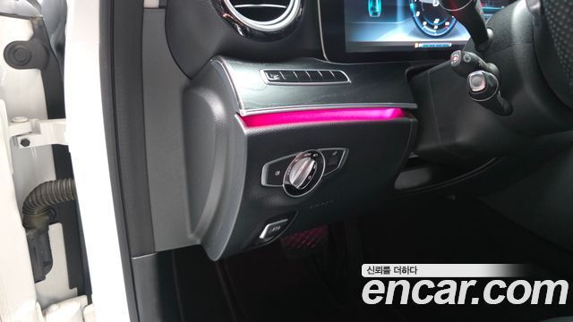 Mercedes-Benz E-Class E300 4MATIC Avnatgarde