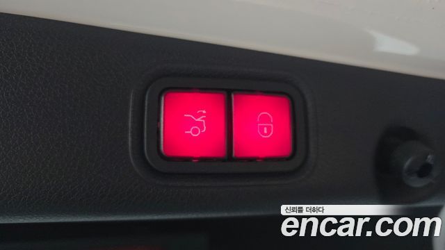 Mercedes-Benz E-Class E300 4MATIC Avnatgarde