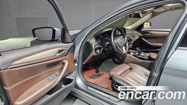 BMW 5-Series 530i xDrive Luxury Plus