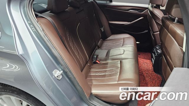 BMW 5-Series 530i xDrive Luxury Plus
