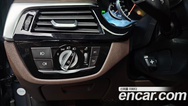 BMW 5-Series 530i xDrive Luxury Plus