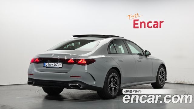 Mercedes-Benz E-Class E300 4MATIC AMG Line Premiere Special