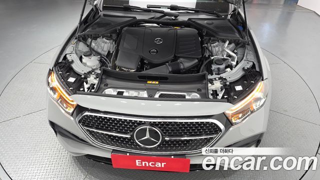Mercedes-Benz E-Class E300 4MATIC AMG Line Premiere Special