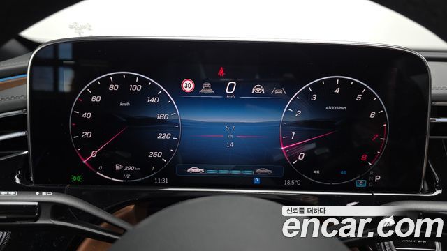 Mercedes-Benz E-Class E300 4MATIC AMG Line Premiere Special
