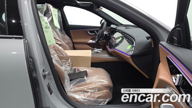 Mercedes-Benz E-Class E300 4MATIC AMG Line Premiere Special