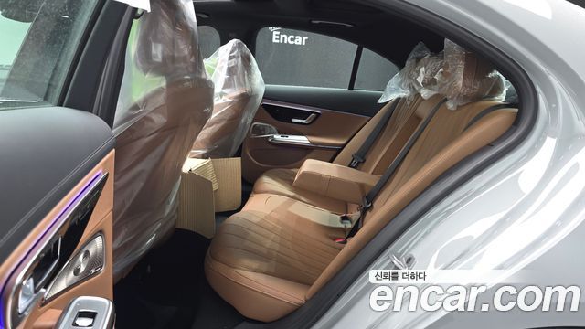 Mercedes-Benz E-Class E300 4MATIC AMG Line Premiere Special