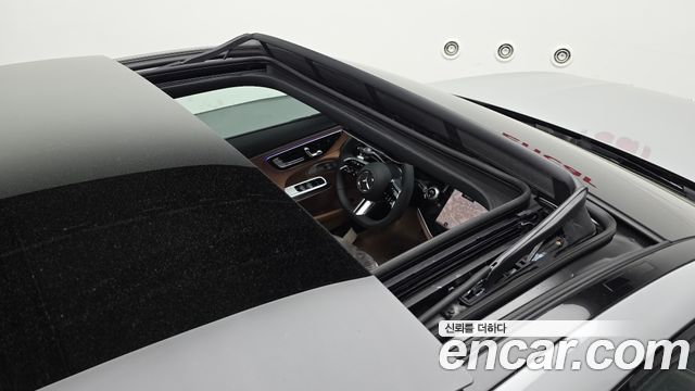 Mercedes-Benz E-Class E300 4MATIC AMG Line Premiere Special