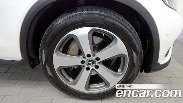 Mercedes-Benz GLC-Class GCL300 4MATIC Coupe