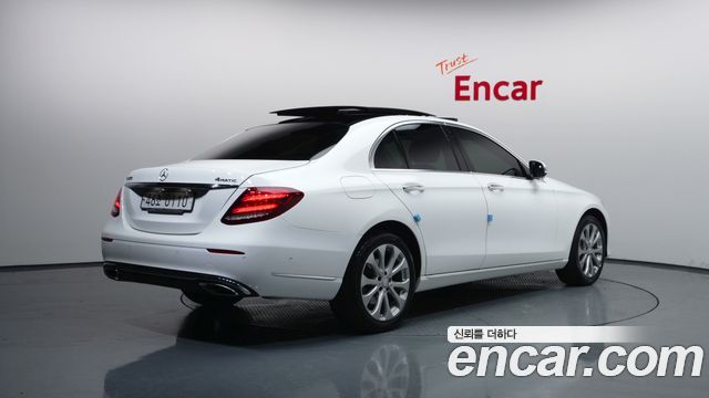 Mercedes-Benz E-Class E300 4MATIC Exclusive