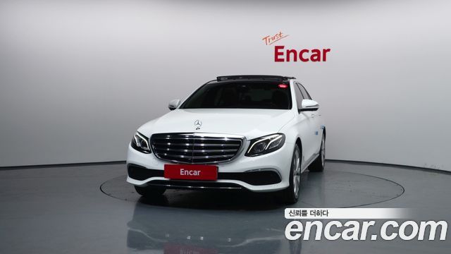 Mercedes-Benz E-Class E300 4MATIC Exclusive