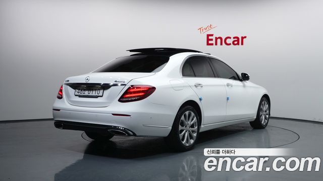 Mercedes-Benz E-Class E300 4MATIC Exclusive