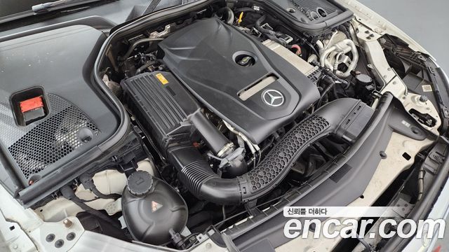 Mercedes-Benz E-Class E300 4MATIC Exclusive