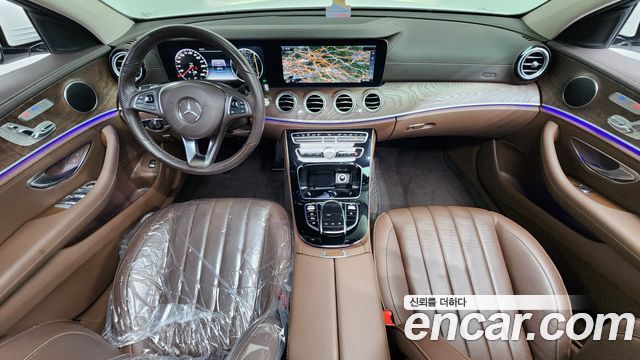 Mercedes-Benz E-Class E300 4MATIC Exclusive