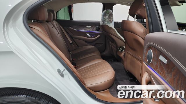 Mercedes-Benz E-Class E300 4MATIC Exclusive
