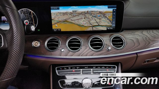 Mercedes-Benz E-Class E300 4MATIC Exclusive